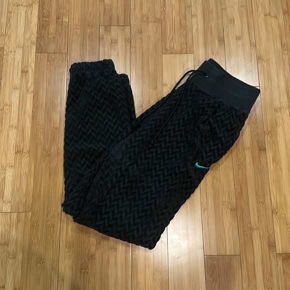 Nike Pants - Nike sweatpants size medium unisex